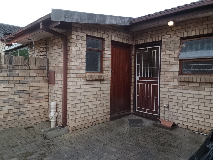 To Let 3 Bedroom Property for Rent in Loerie Park Western Cape